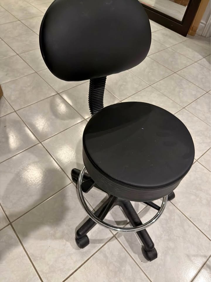 Spa medical chair (adjustable) retail $180