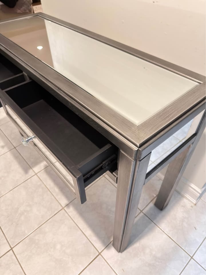 Console from Bouclair (Retail $375) - photo 5