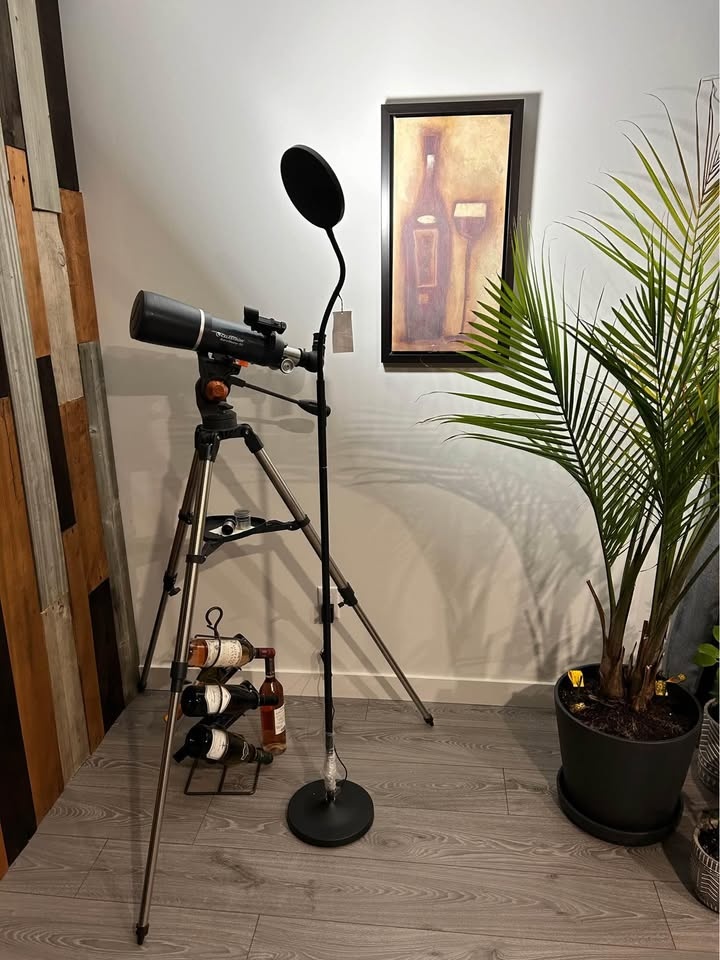 Matte Black Modern Round LED Accent Lamp - photo 5