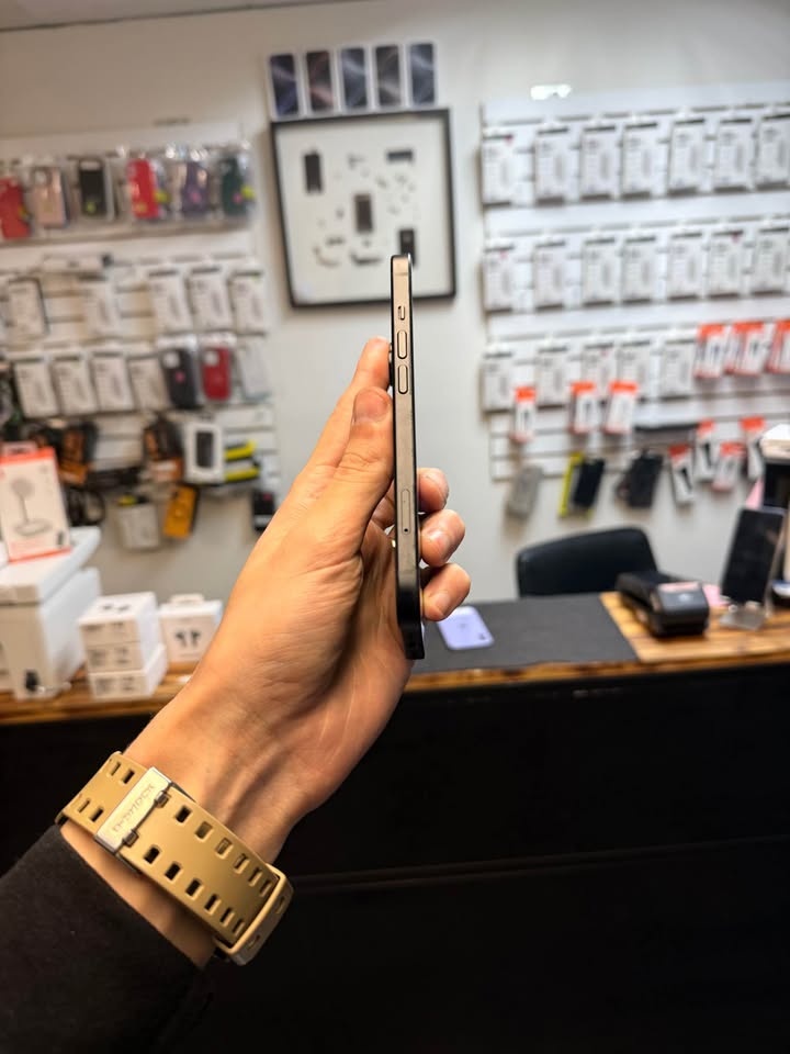  iPhone 15 128 gb Unlocked  - photo 3