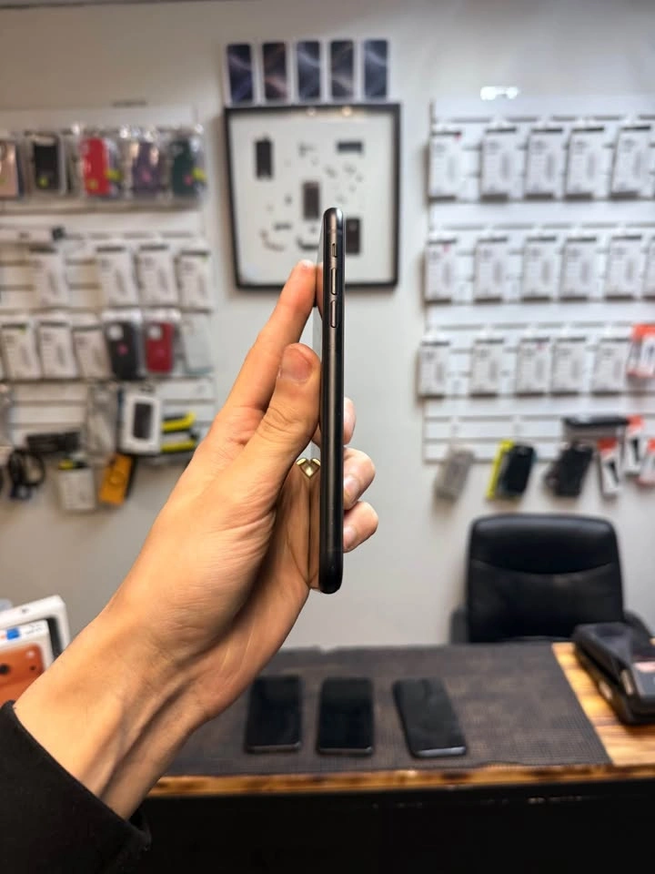 iPhone XR 64GB Unlocked 100% Battery - photo 4