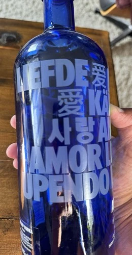 Absolut LOVE DROP Collectible Bottle 2018 (empty) 40 Oz - photo 3