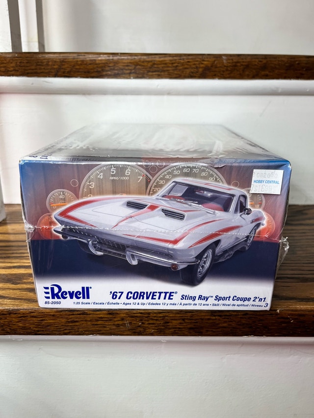 Revell 67 Corvette Sting Ray Model Kit - photo 3