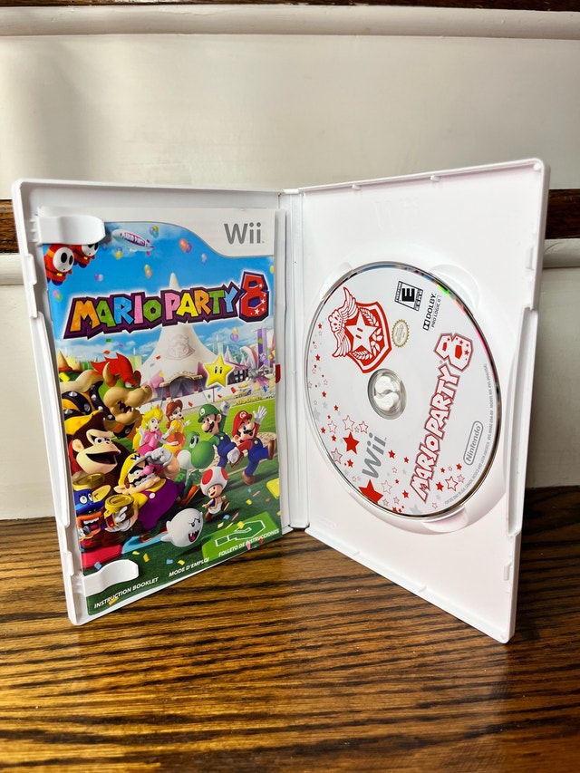 Mario Party 8 Nintendo Wii Complete w/ Manual - photo 3