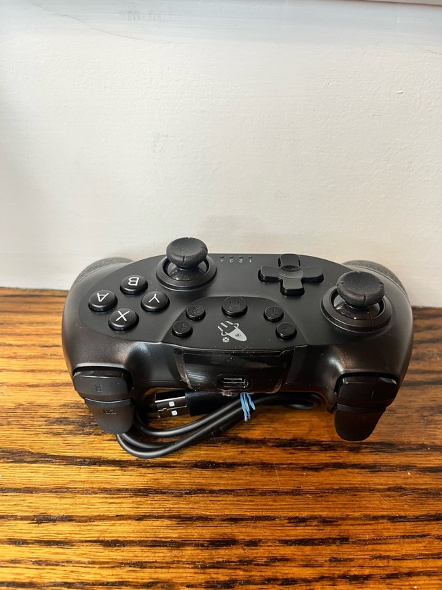 Nintendo Switch & Switch 2 Wireless Controller - photo 3
