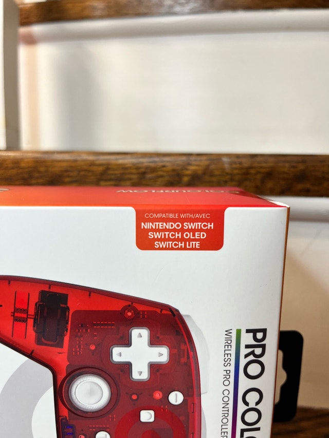 New Nintendo Switch Pro Controller - photo 2