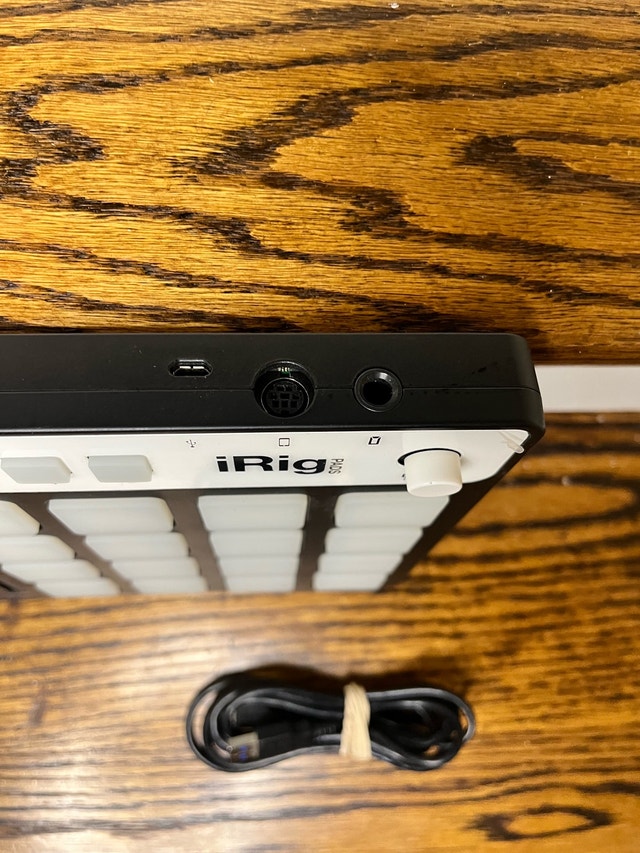 IK Multimedia iRig Pads MIDI Controller - photo 3