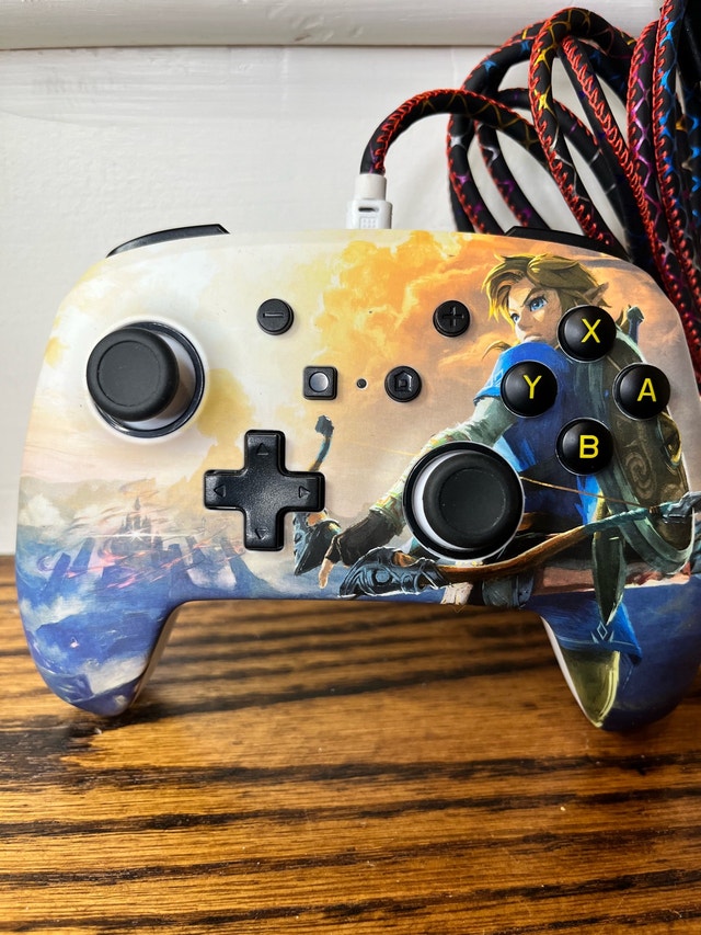 Zelda Breath of the Wild Nintendo Switch Controller - photo 2