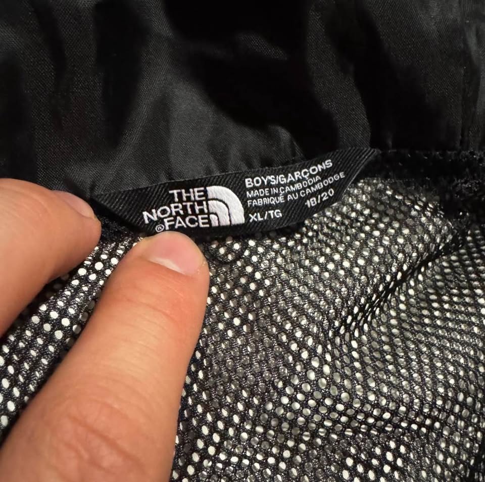THE NORTH FACE Boys XL (18/20) Rain Jacket Windbreaker Fits men’ - photo 3