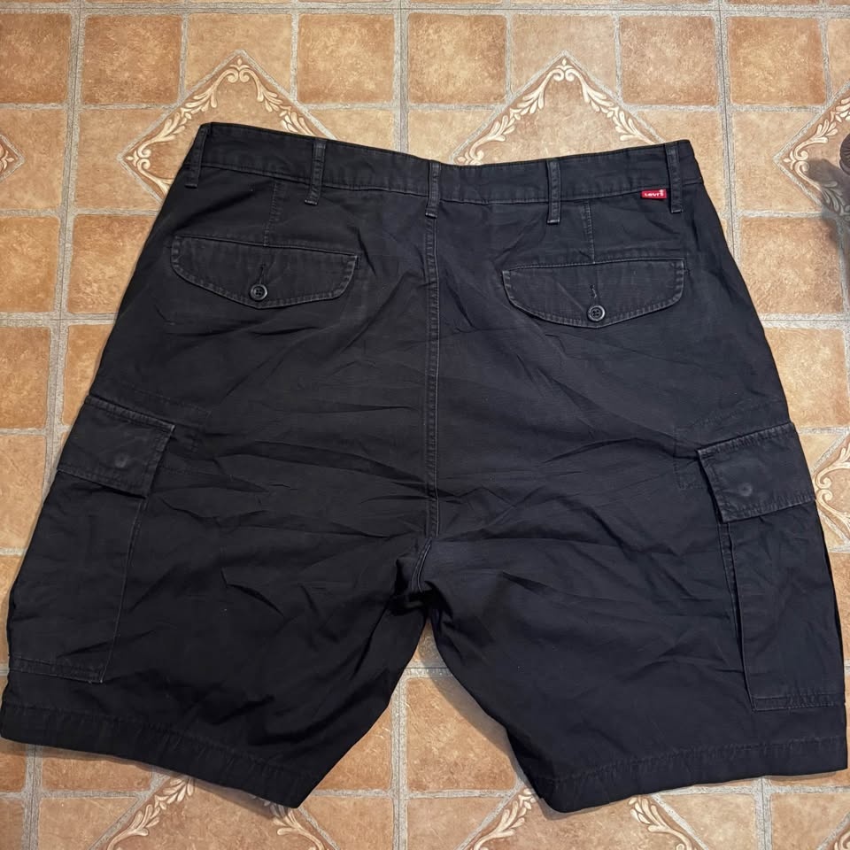 Y2K Levi’s Cargo Shorts - Black (Two Horse Brand) W36 - photo 3