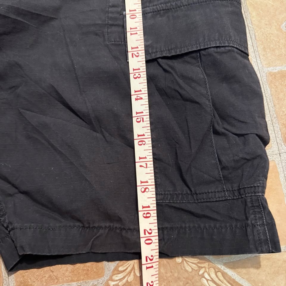 Y2K Levi’s Cargo Shorts - Black (Two Horse Brand) W36 - photo 4