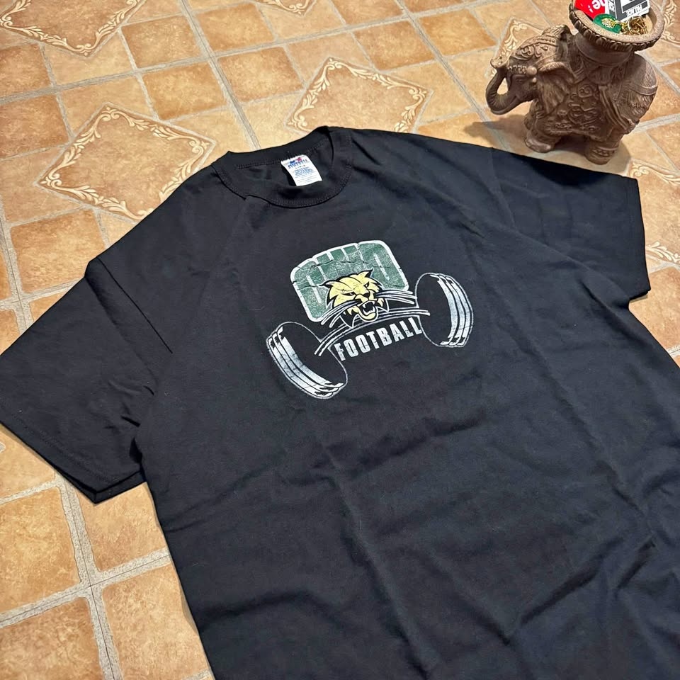 🏈 Vintage Ohio Bobcats Football Tee - Size L (Russell Athletic)