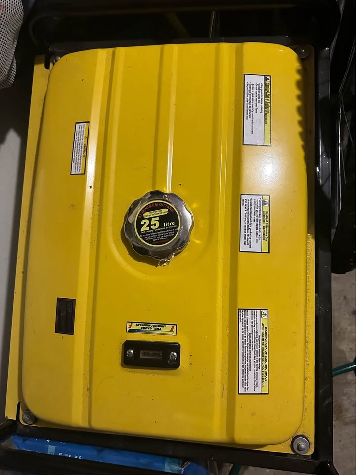 6500W Power Fist Generator – 120/240V – AVR – 25L Tank - photo 2