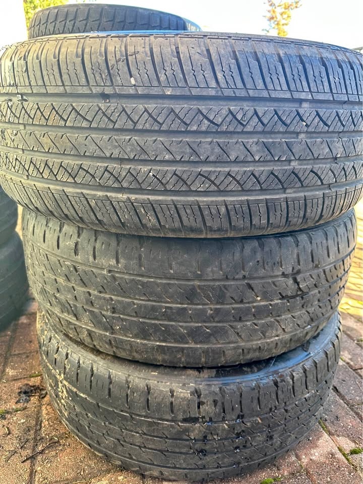 Maxtrek 235/55R19 Winter Tires – Set of 4