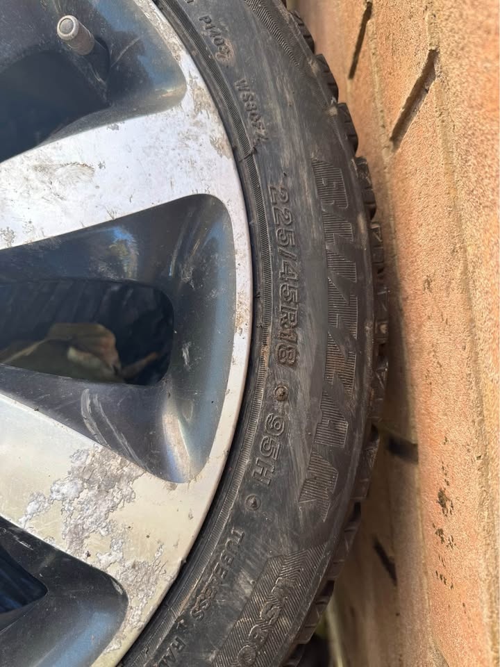 Kia Blizzak Winter Tires with Rims - 225/45R18 - Set of 4 - photo 3