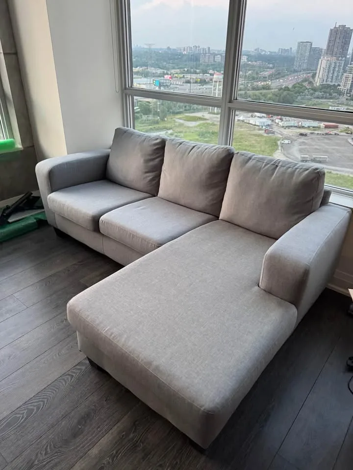 Structube Grey Sectional Sofa with Chaise (DELIVERY AVAILABLE) image indicator(4)