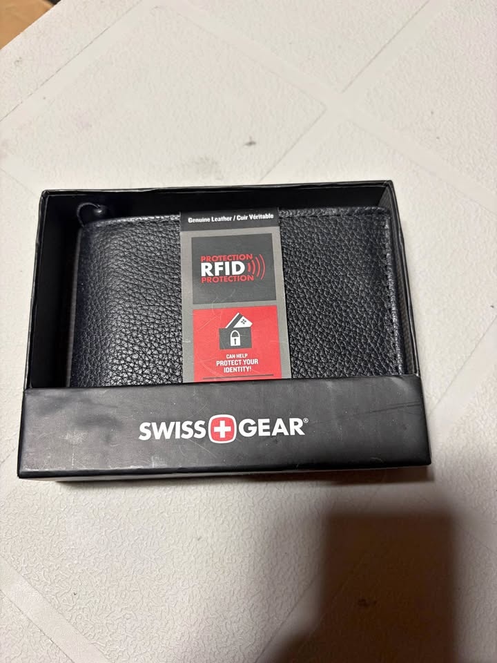 Swiss Gear Leather Wallet