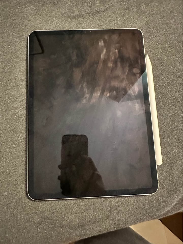 iPad Pro 11-inch 1st Gen 512GB w/ Apple Pencil - photo 2
