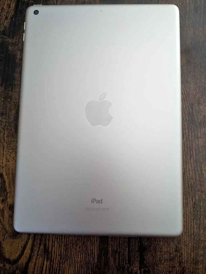 📱 iPad 9th Gen – 64GB (Wi-Fi) – Excellent Condition thumbnail