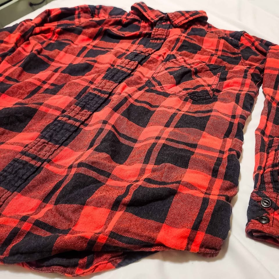 Aritzia TNA Red Plaid Flannel - Size Small - Like New - photo 4