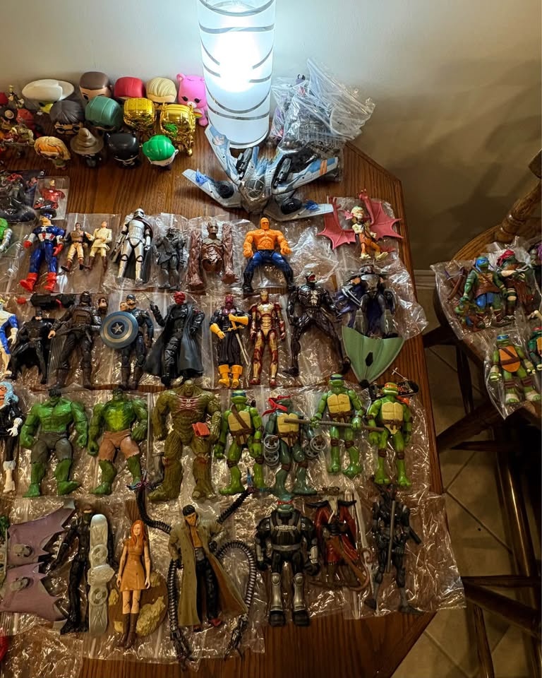 HUGE Vintage Toy & Action Figure Lot – Kenner Batman, Marvel, TM - photo 4