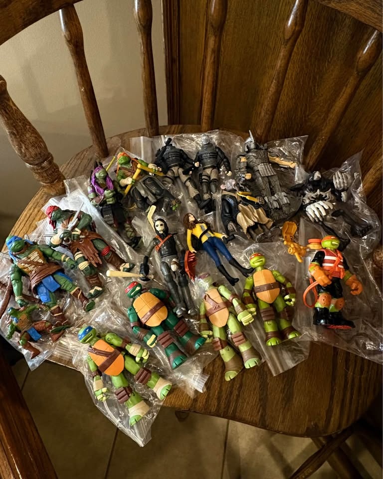 HUGE Vintage Toy & Action Figure Lot – Kenner Batman, Marvel, TM - photo 5