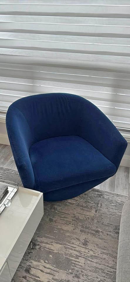 Blue Velvet Swivel Accent Chair - Structube