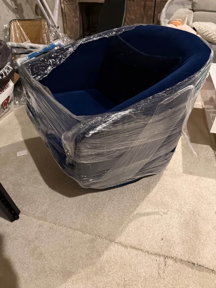 Blue Velvet Swivel Accent Chair - Structube - photo 5