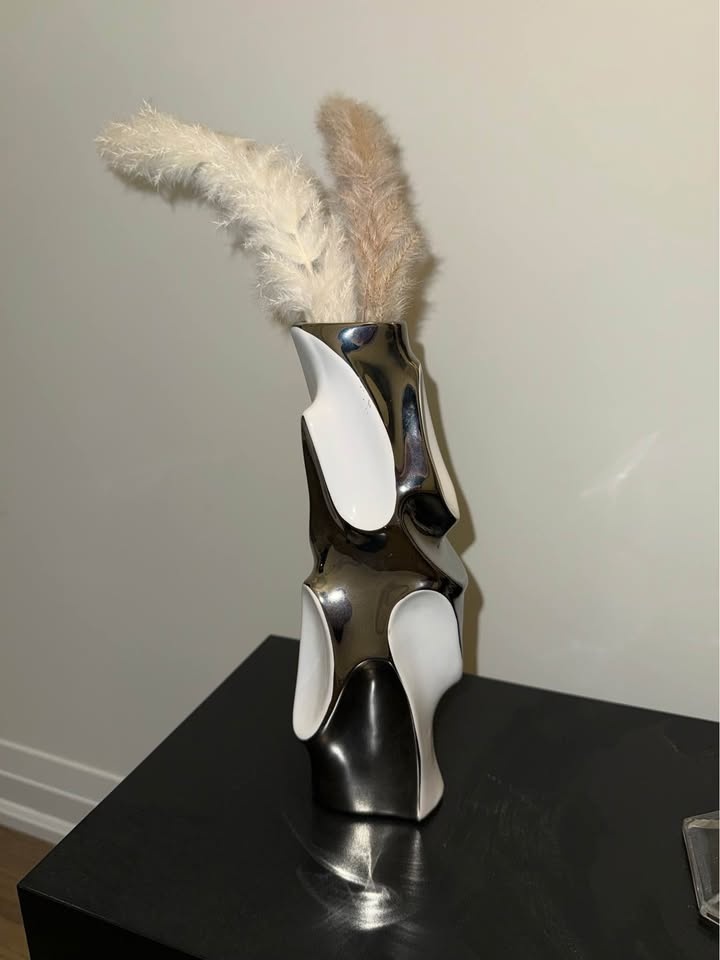 Beautiful Ceramic Vase - photo 3