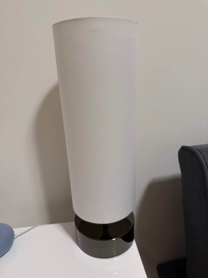 Table Lamp - touch to turn on - photo 4