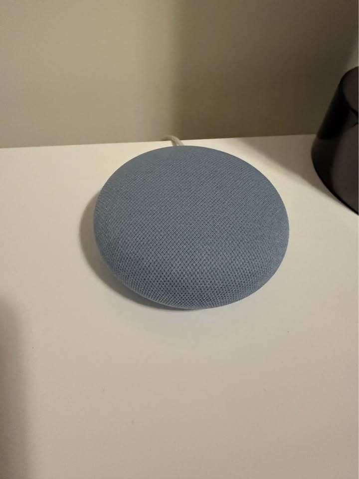 Google Nest Mini - 2nd Gen Smart Speaker - photo 3
