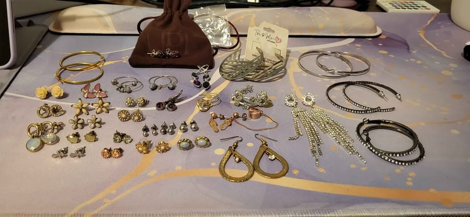 Big earring bundle! - photo 2