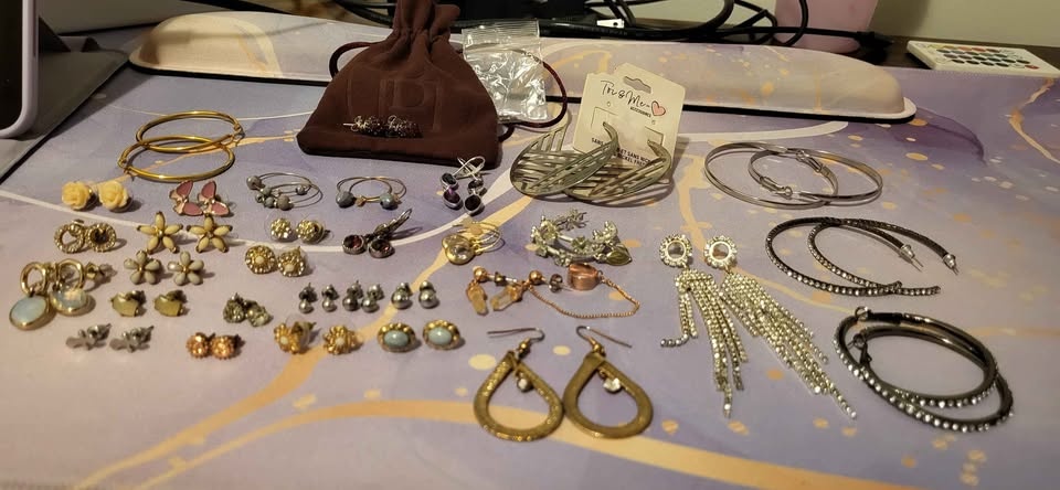 Big earring bundle! - photo 3