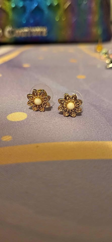 Gold Flower Stud Earrings