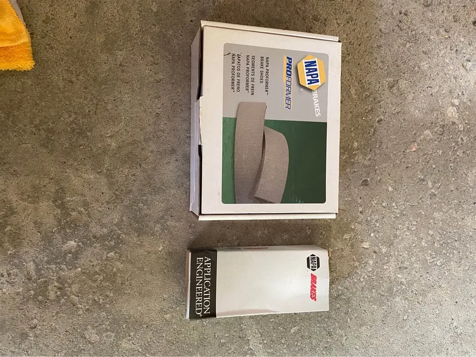 Brand new brake shoes with hardware image indicator(2)