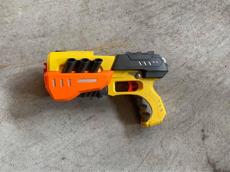 Selling 6 Nerf gun toys image indicator(4)