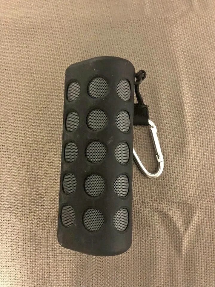 Blackweb Soundsplash Wireless Speaker thumbnail