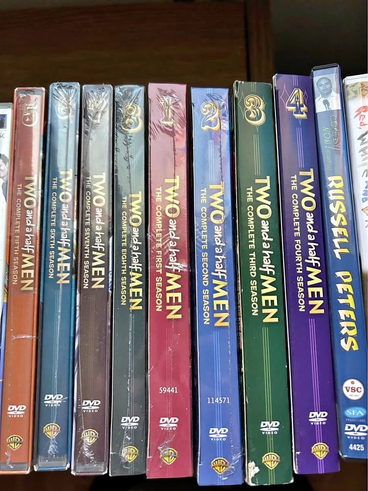 Two and a Half Men 8 Seasons DVD