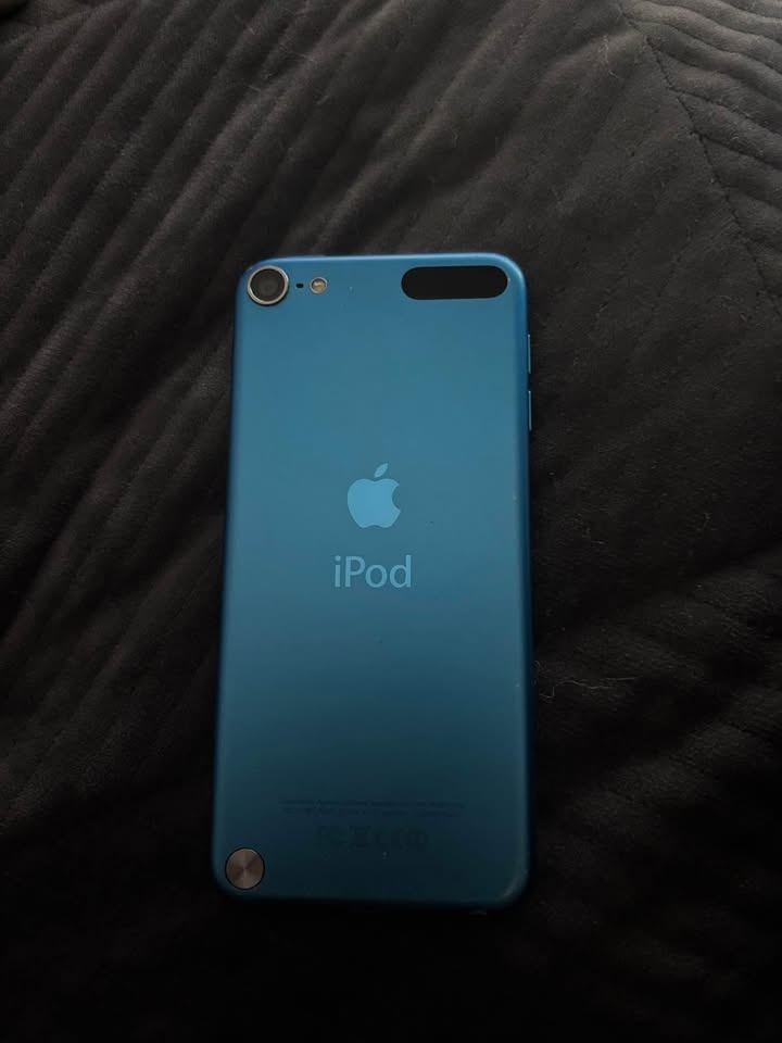 Apple iPod Touch - photo 3