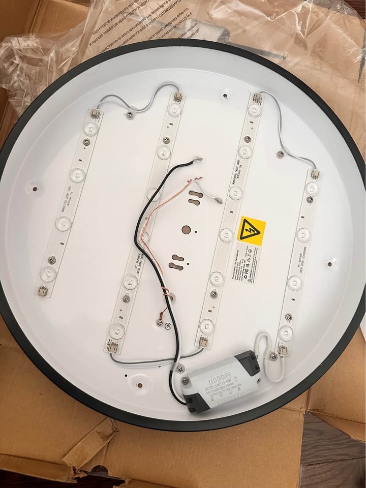 Modern Round LED Ceiling Light - Ultra-Thin Flush Mount - photo 5