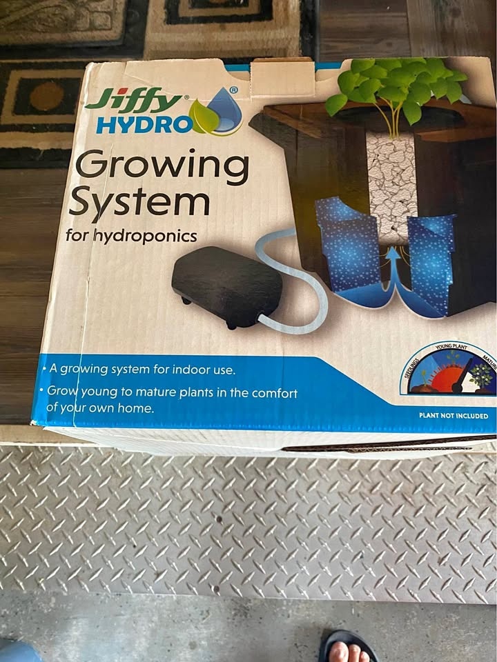 Growing system for indoors self watering BNIB
