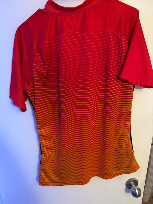 As Roma red soccer jersey for sale! - photo 3
