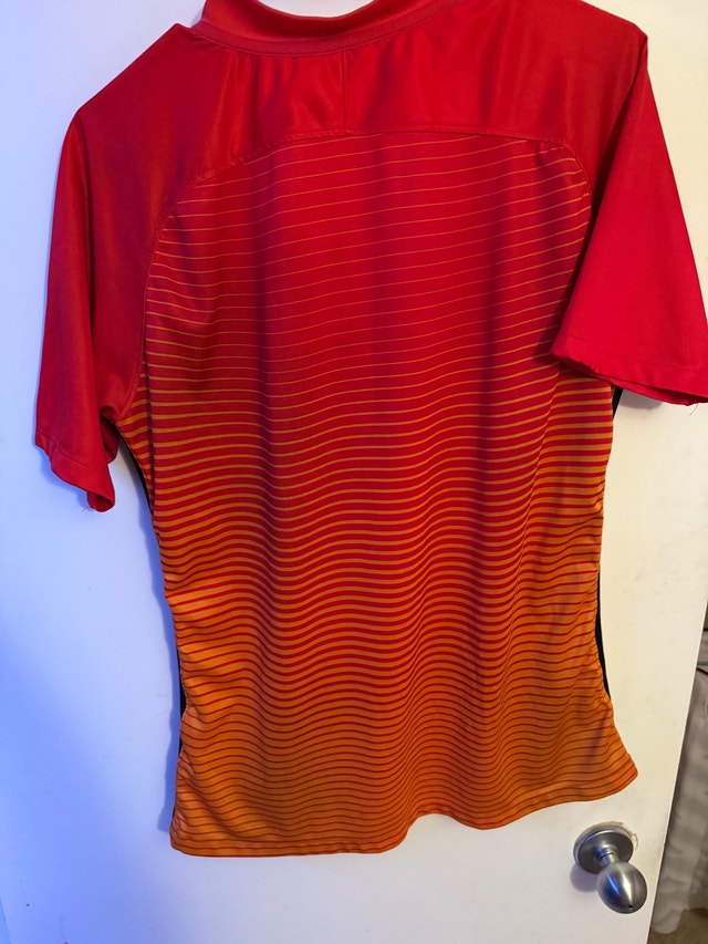 As Roma red soccer jersey for sale! - photo 4