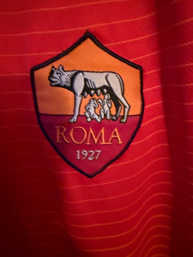 As Roma red soccer jersey for sale! - photo 5