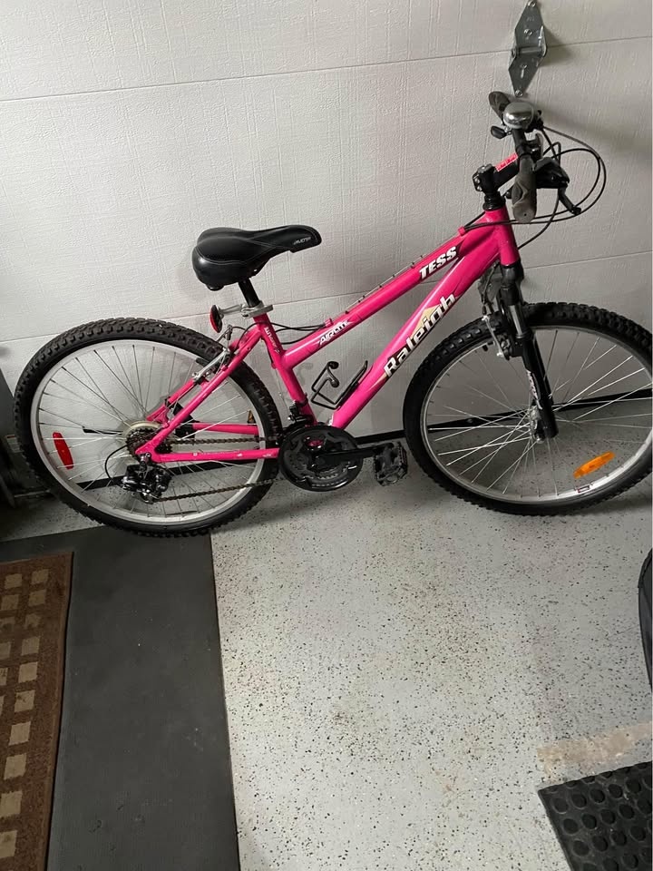 Girls Raleigh Mountain Bike - photo 2