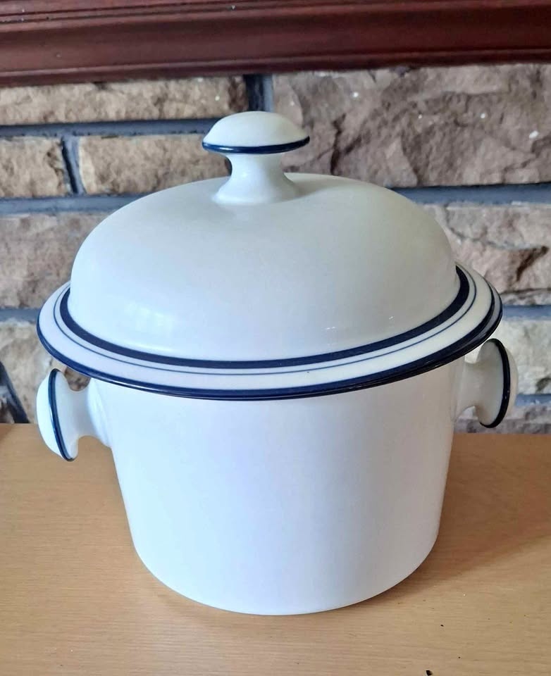 Dansk Bistro Round Covered Casserole