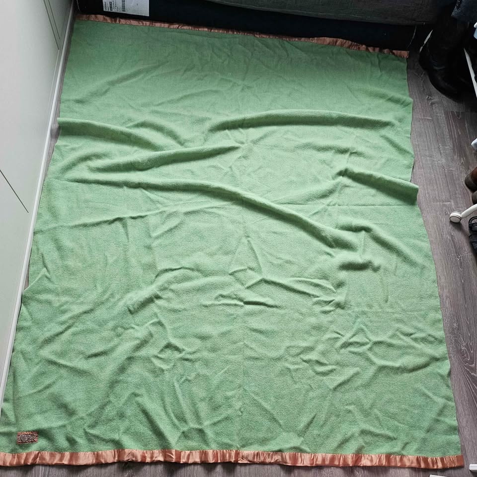 Eaton's Braemore Green Wool Blanket - photo 2