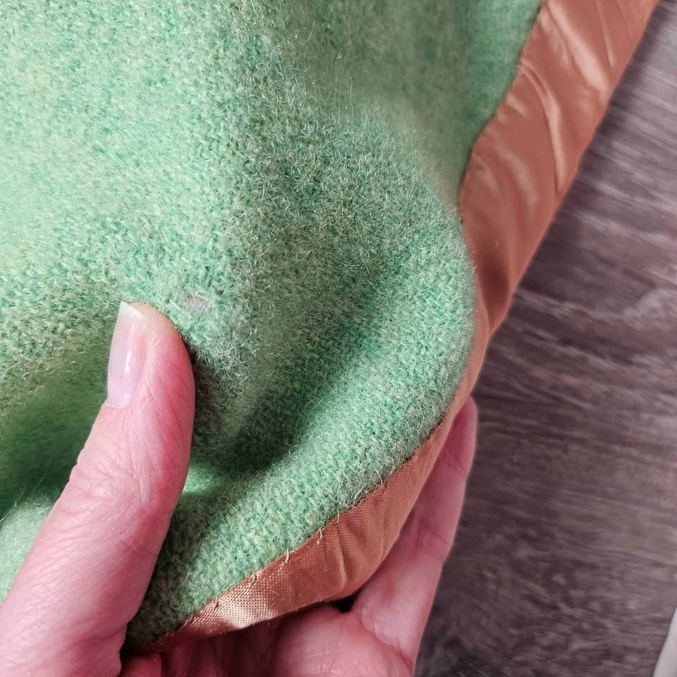 Eaton's Braemore Green Wool Blanket - photo 3