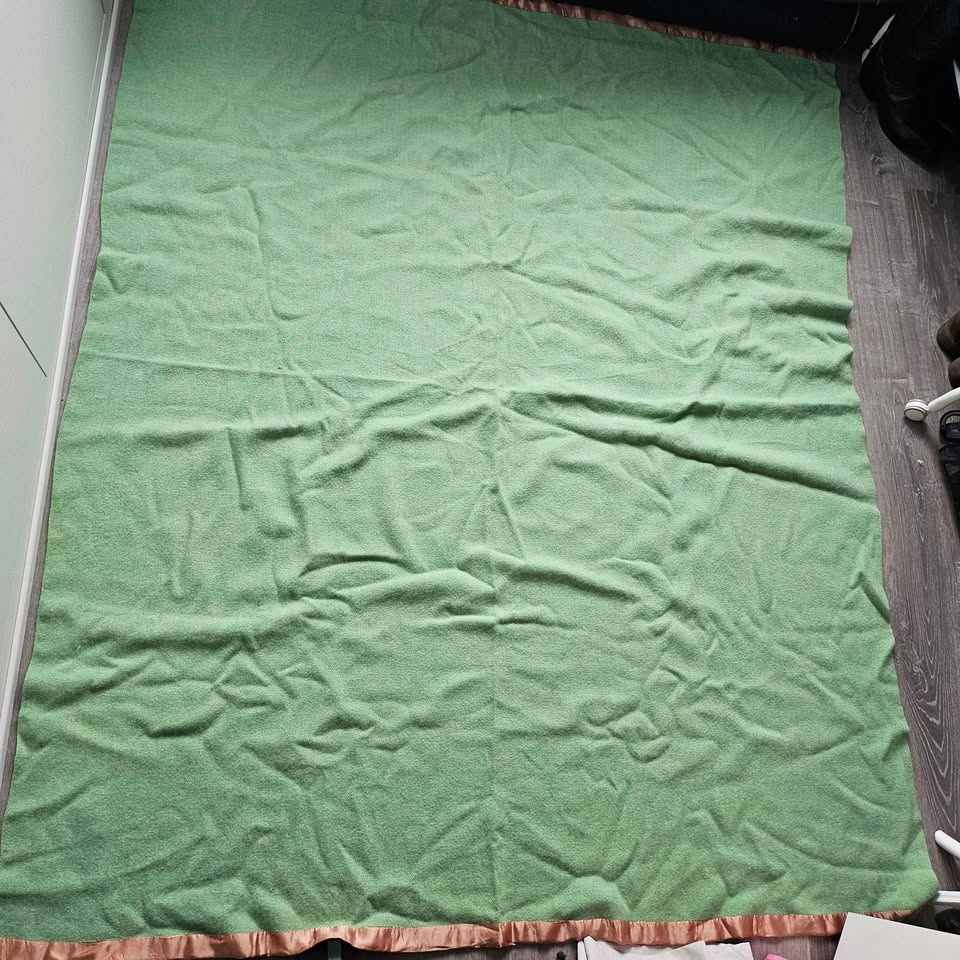 Eaton's Braemore Green Wool Blanket - photo 5