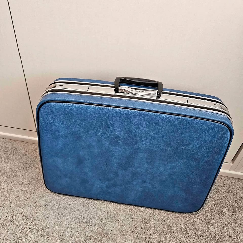 Vintage Jetliner Suitcase - Blue